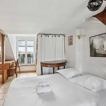 Le Reflet Parisien - Rue De La Tour Des Dames * Paris