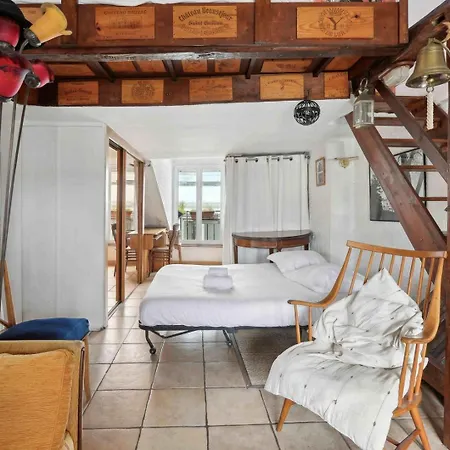 Le Reflet Parisien - Rue De La Tour Des Dames * Paris