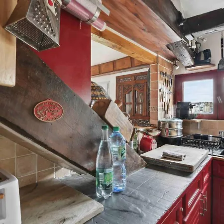 Le Reflet Parisien - Rue De La Tour Des Dames * Paris